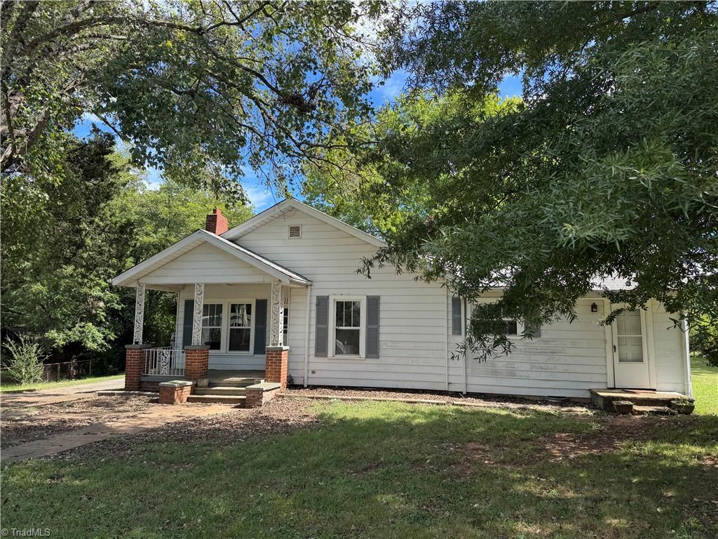 Photo of 2311 Mullins Drive, Winston-Salem, NC 27107 (MLS # 1237287)