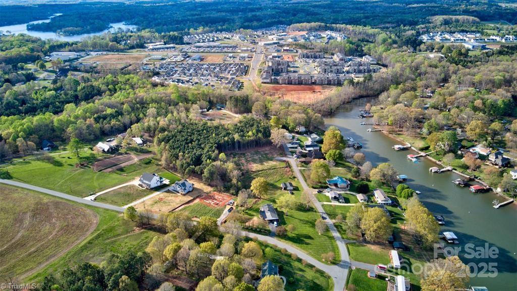 4279 Candlewood Drive, Sherrills Ford, North Carolina image 11
