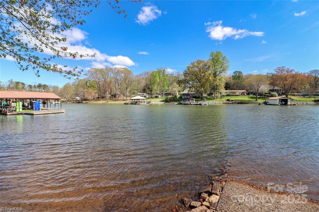4279 Candlewood Drive, Sherrills Ford, North Carolina image 5