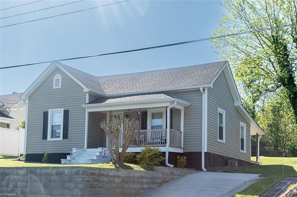 304 Broad Street, Mount Airy, North Carolina image 1
