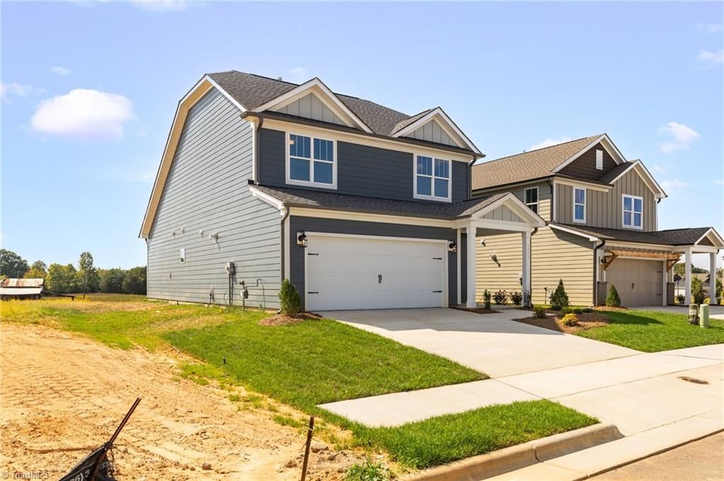 Photo of 1715 Creekline Drive, Kernersville, NC 27284 (MLS # 1208087)