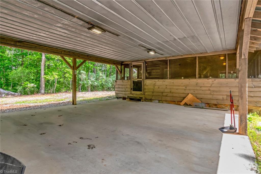 303 Blue Heron Lane, Wilkesboro, North Carolina image 3