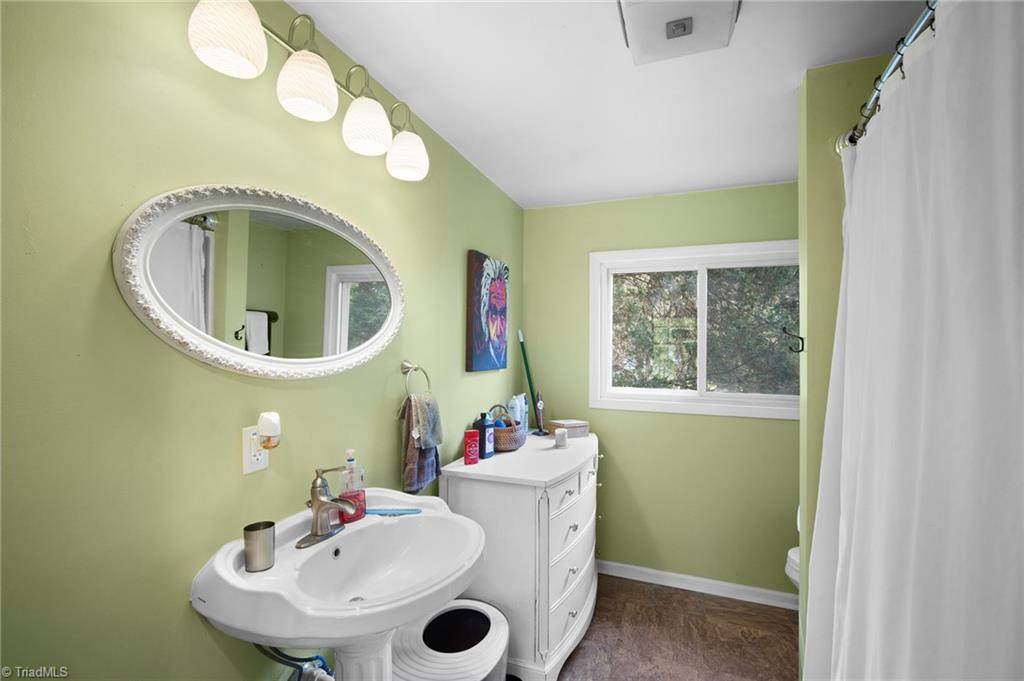 219 E Swannanoa Avenue, Liberty, North Carolina image 34