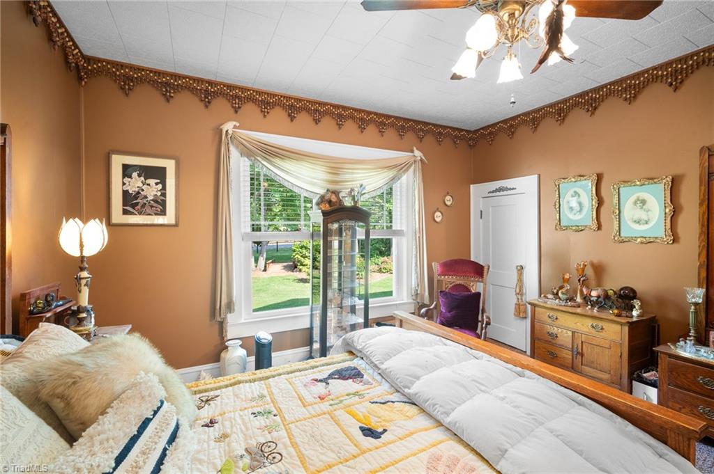 219 E Swannanoa Avenue, Liberty, North Carolina image 17