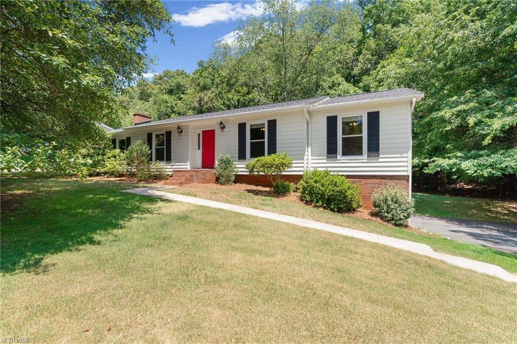 Photo of 3725 Crestbrook Lane, Pfafftown, NC 27040 (MLS # 1224965)
