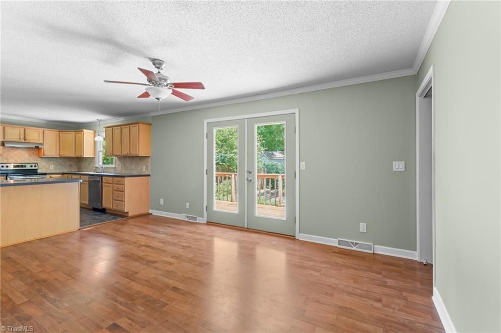 Photo of 3725 Crestbrook Lane, Pfafftown, NC 27040 (MLS # 1224965)