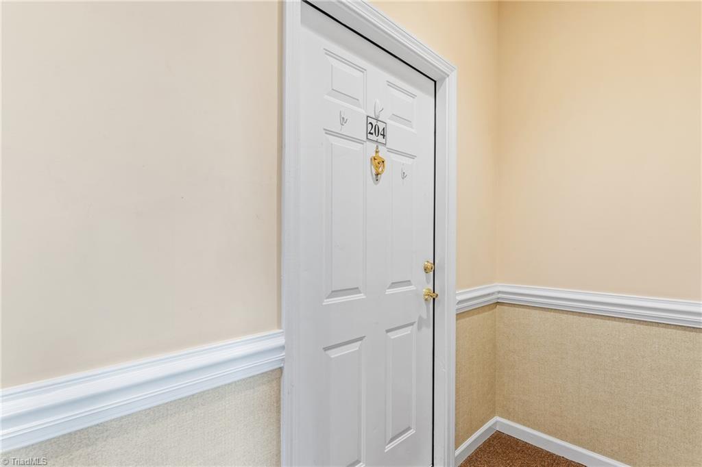 6941 Hanesbrook Circle 204