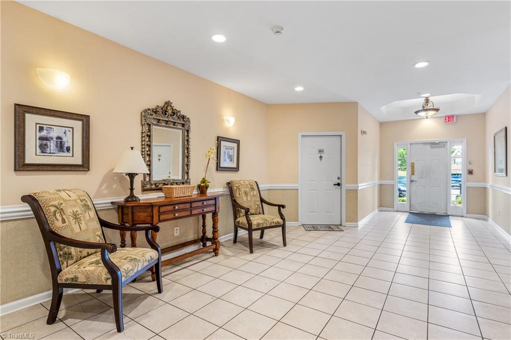 6941 Hanesbrook Circle 204