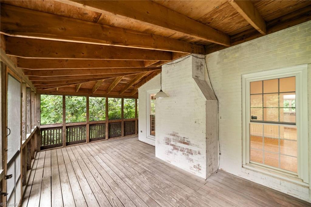 Winston-Salem, North Carolina 27104, United States, 6 Bedrooms Bedrooms, ,3 BathroomsBathrooms,Residential,Pending,138591