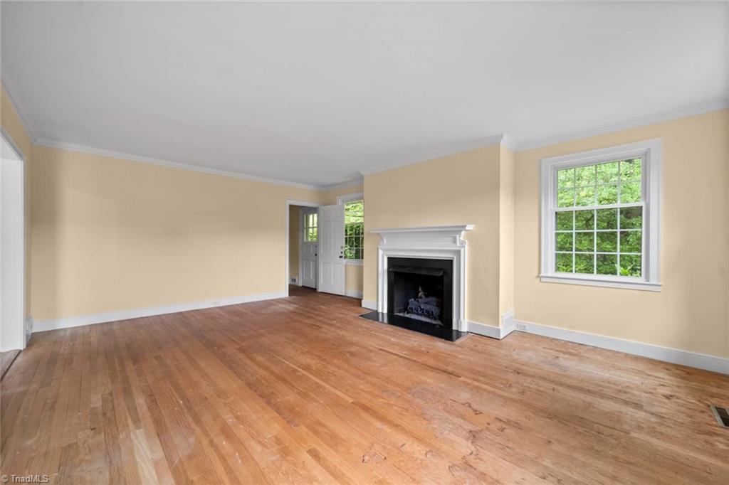 Winston-Salem, North Carolina 27104, United States, 6 Bedrooms Bedrooms, ,3 BathroomsBathrooms,Residential,Pending,138591