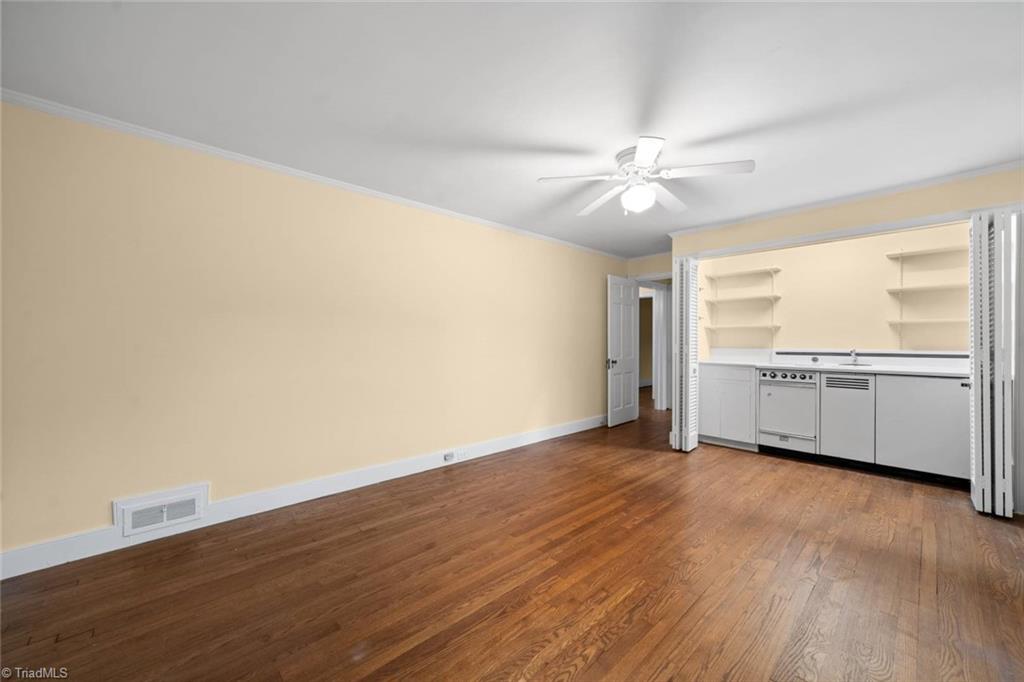 Winston-Salem, North Carolina 27104, United States, 6 Bedrooms Bedrooms, ,3 BathroomsBathrooms,Residential,Pending,138591