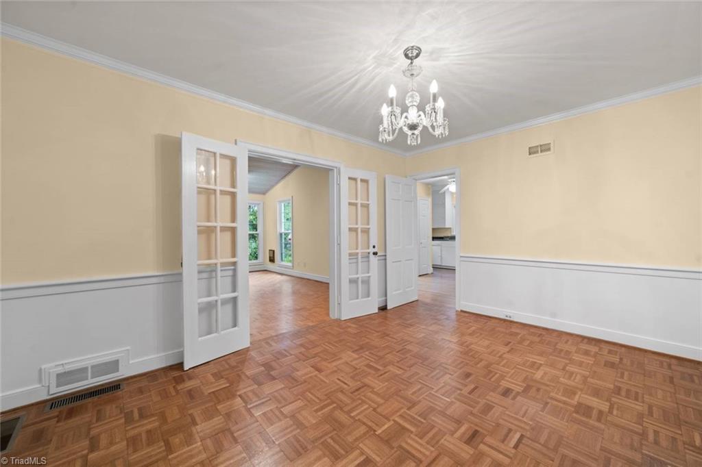 Winston-Salem, North Carolina 27104, United States, 6 Bedrooms Bedrooms, ,3 BathroomsBathrooms,Residential,Pending,138591