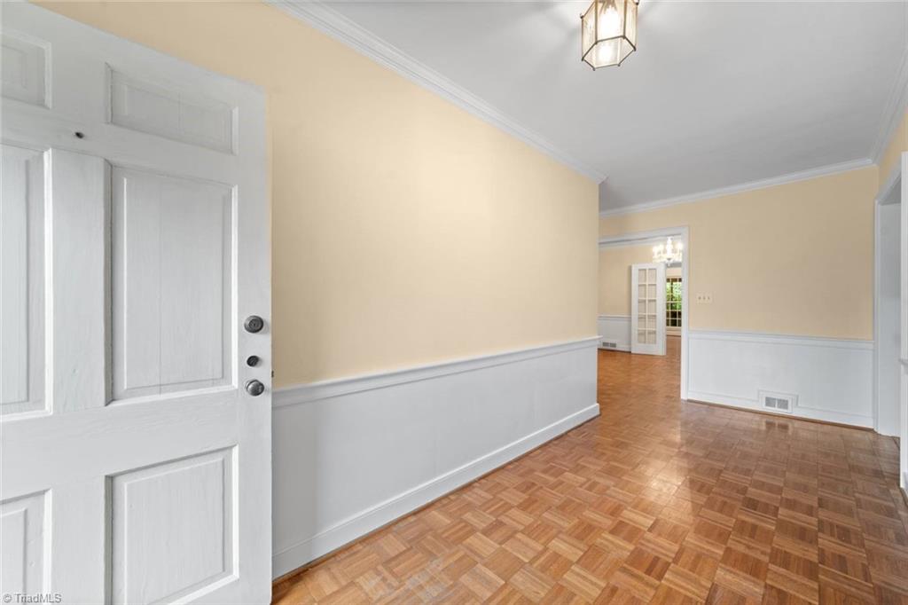 Winston-Salem, North Carolina 27104, United States, 6 Bedrooms Bedrooms, ,3 BathroomsBathrooms,Residential,Pending,138591