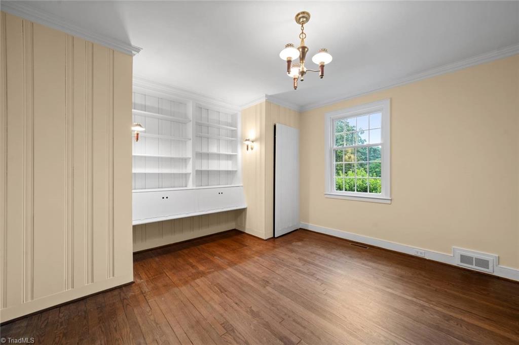 Winston-Salem, North Carolina 27104, United States, 6 Bedrooms Bedrooms, ,3 BathroomsBathrooms,Residential,Pending,138591