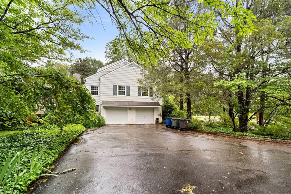 Winston-Salem, North Carolina 27104, United States, 6 Bedrooms Bedrooms, ,3 BathroomsBathrooms,Residential,Pending,138591