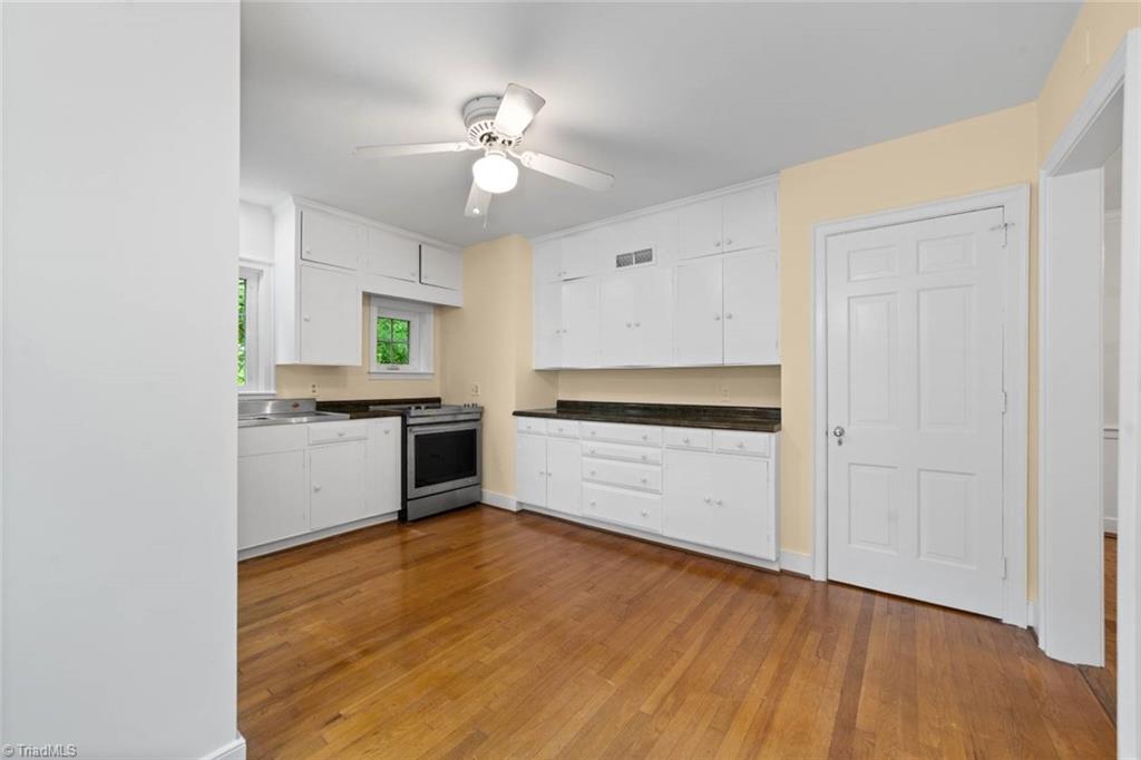 Winston-Salem, North Carolina 27104, United States, 6 Bedrooms Bedrooms, ,3 BathroomsBathrooms,Residential,Pending,138591