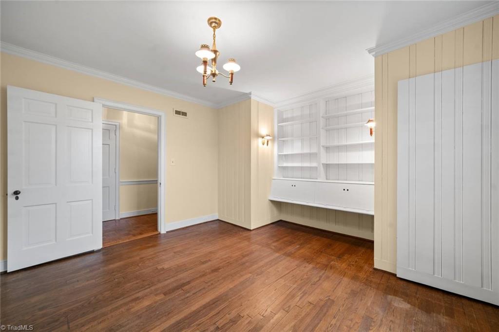 Winston-Salem, North Carolina 27104, United States, 6 Bedrooms Bedrooms, ,3 BathroomsBathrooms,Residential,Pending,138591