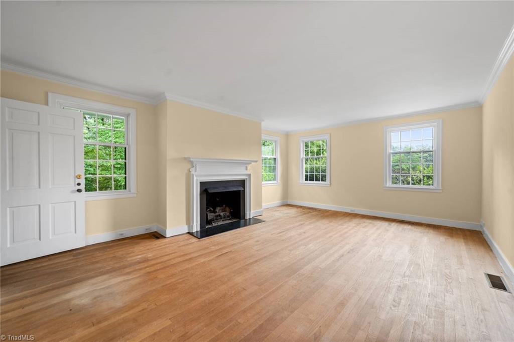 Winston-Salem, North Carolina 27104, United States, 6 Bedrooms Bedrooms, ,3 BathroomsBathrooms,Residential,Pending,138591