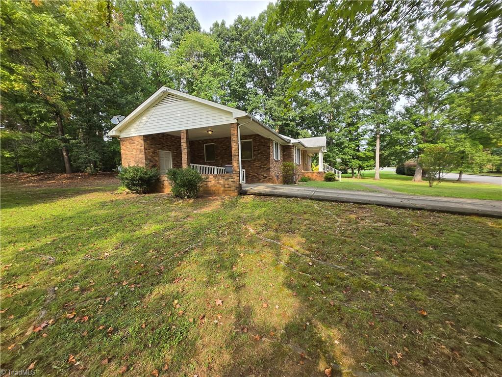 2402 Pine Lane, Reidsville, North Carolina image 38