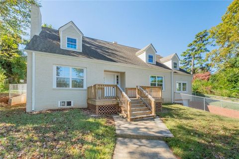 Photo of 405 W 4th Avenue, Lexington, NC 27292 (MLS # 1199166)