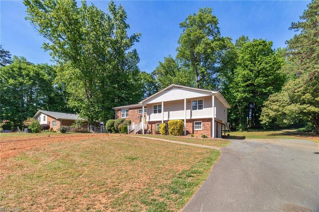 Photo of 2335 Crestview Way, Winston-Salem, NC 27103 (MLS # 1217846)