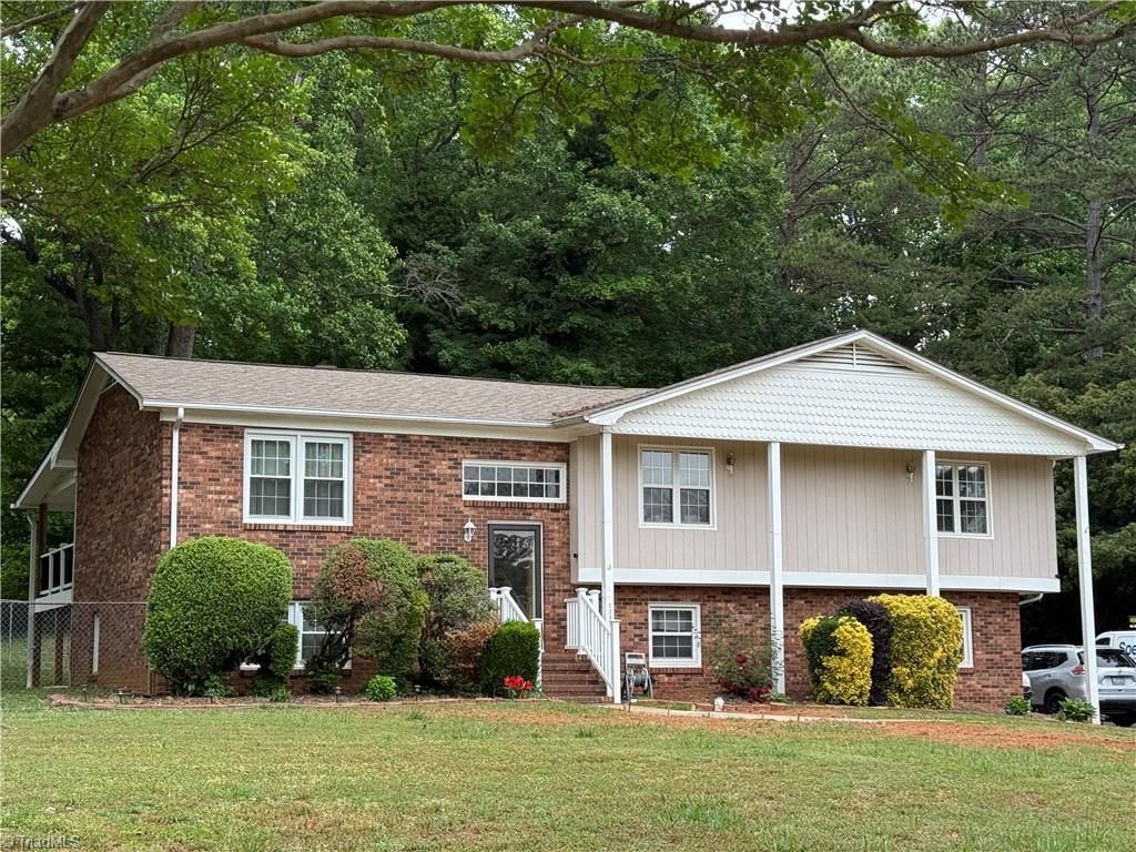 Photo of 2335 Crestview Way, Winston-Salem, NC 27103 (MLS # 1217846)