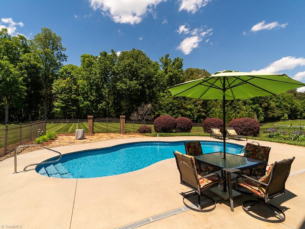 3403 Raccoon Run Drive, Burlington, North Carolina image 41
