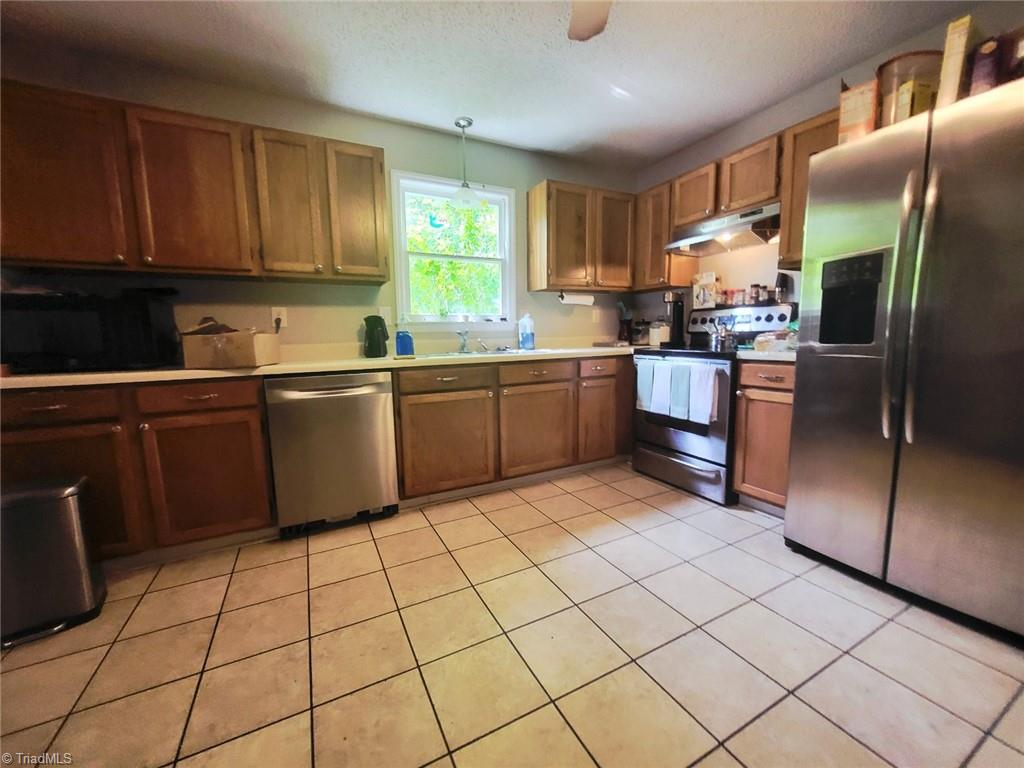 6008 Southcrest Drive, Clemmons, North Carolina image 3