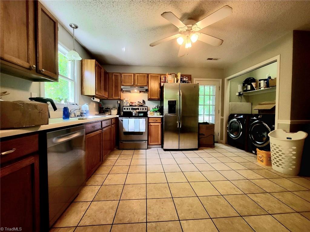 6008 Southcrest Drive, Clemmons, North Carolina image 4