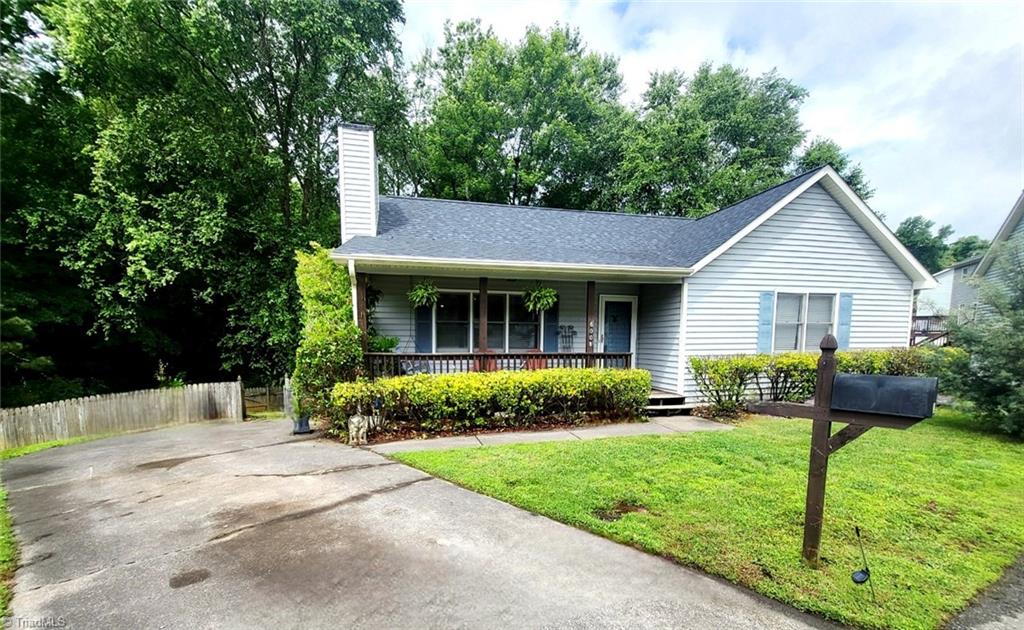 6008 Southcrest Drive, Clemmons, North Carolina image 2