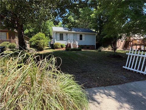 Homes For Sale - 2234 Jones Road<br/> Greensboro, NC 27406