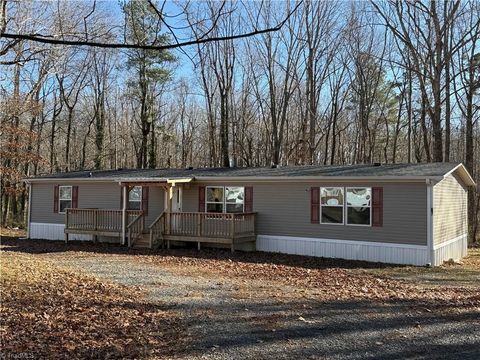 Mobile Home For Sale - 167 Drum Street<br/> Randolph County, Asheboro, NC 27205