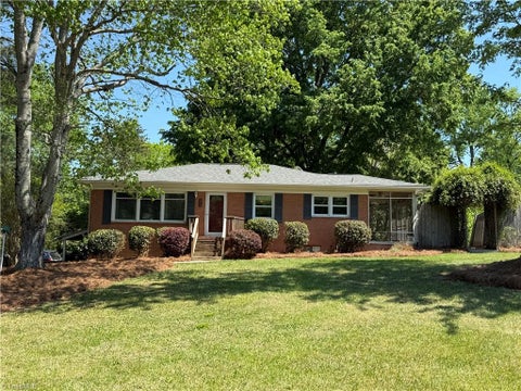 Homes For Sale - 3412 Pine Valley Road<br/> High Point, NC 27265