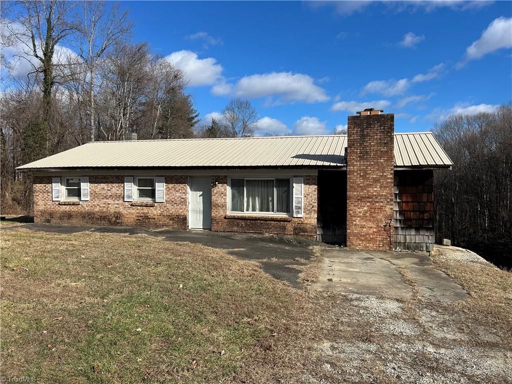 Photo of 2990 Pipers Gap Road, Mount Airy, NC 27030 (MLS # 1206821)