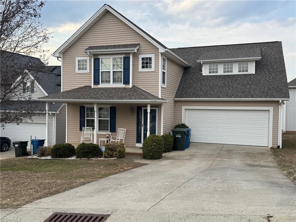 Photo of 219 19th Avenue SE, Hickory, NC 28602 (MLS # 1211041)