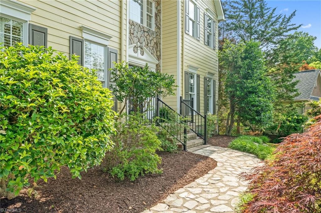 3003 Peninsula Drive, Jamestown, North Carolina image 2