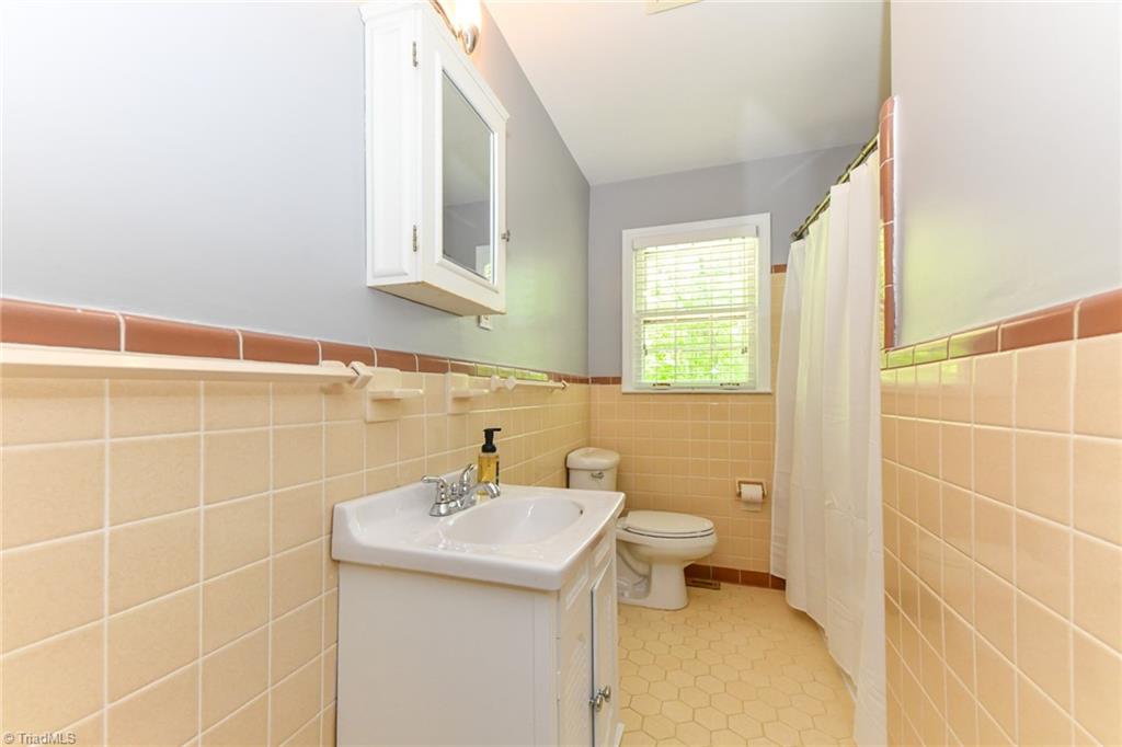 1102 Forest Hill Drive, Greensboro, North Carolina image 18
