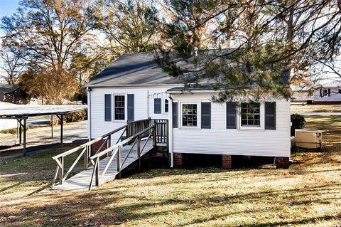 A home in Ramseur