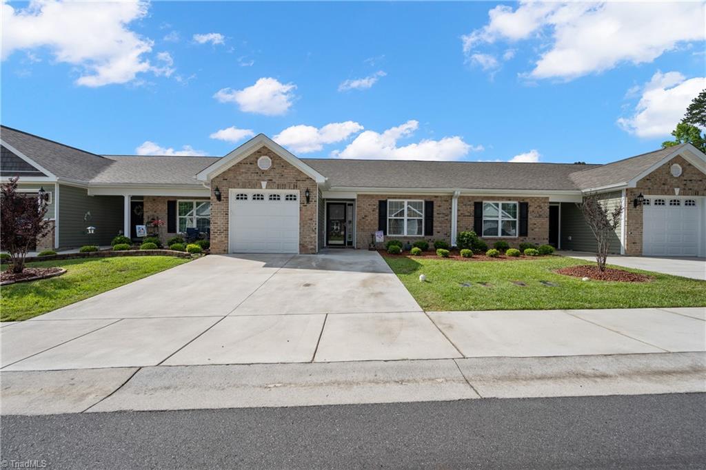 106 Oak Ridge Drive, Archdale, North Carolina image 1