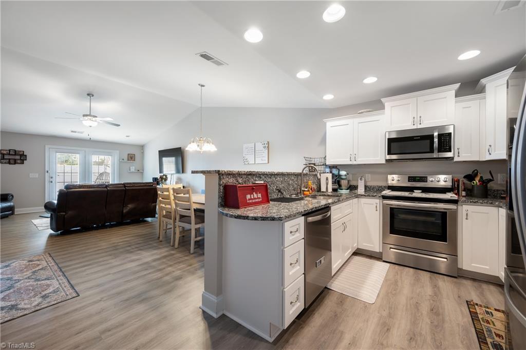 106 Oak Ridge Drive, Archdale, North Carolina image 3