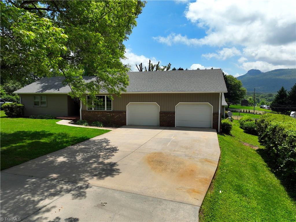 321 Shoals Road, Pinnacle, North Carolina image 4
