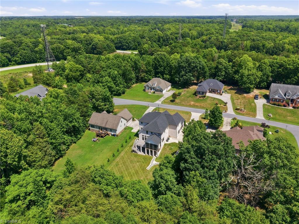 Welcome to this modern custom luxury home by Walraven Signature Homes, – image 47