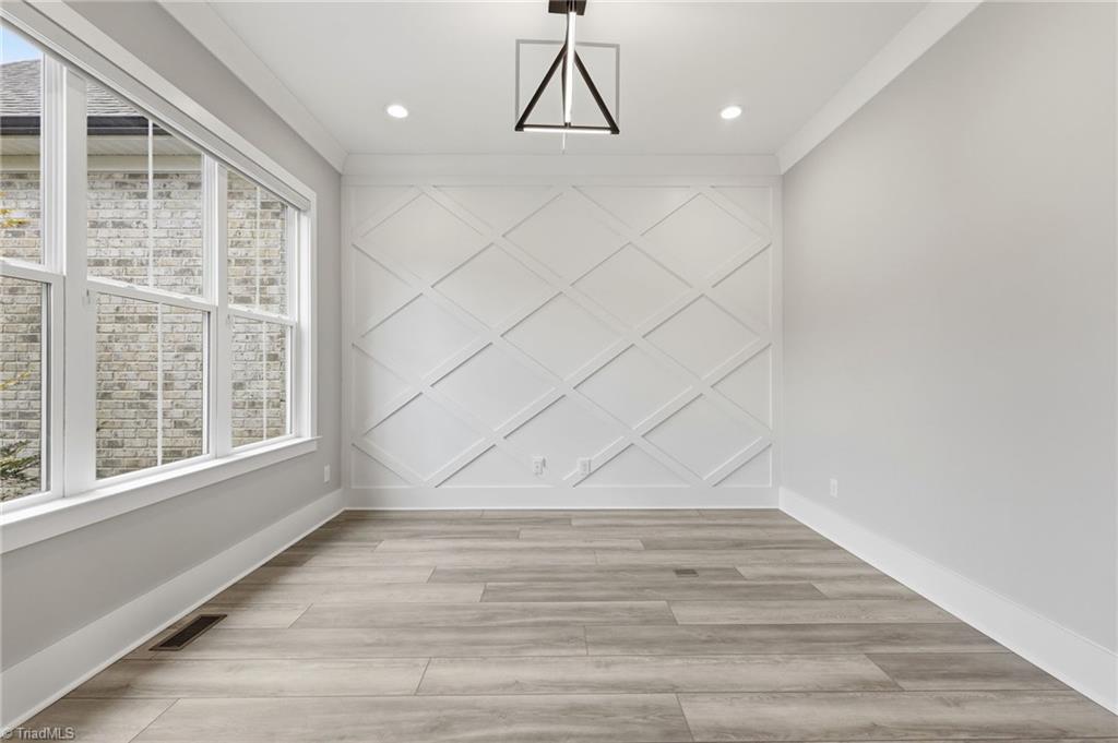 Welcome to this modern custom luxury home by Walraven Signature Homes, – image 5