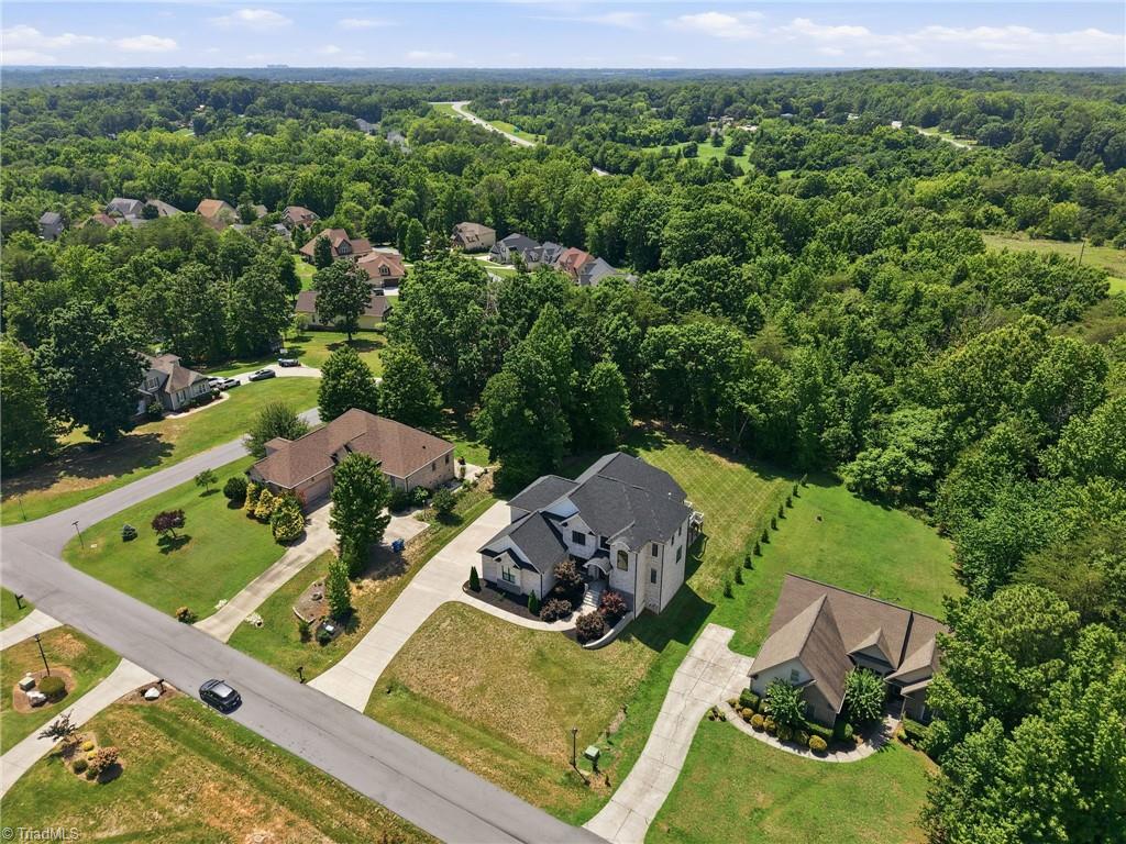 Welcome to this modern custom luxury home by Walraven Signature Homes, – image 46