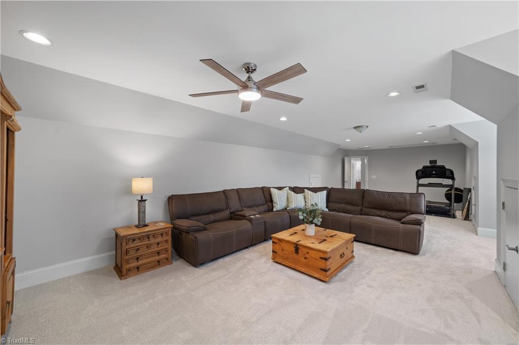 Kernersville, North Carolina 27284, United States, 4 Bedrooms Bedrooms, ,4 BathroomsBathrooms,Residential,Active,174434