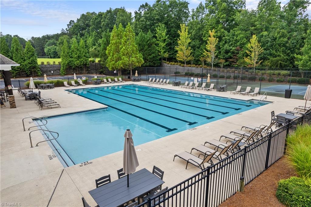 Kernersville, North Carolina 27284, United States, 4 Bedrooms Bedrooms, ,4 BathroomsBathrooms,Residential,Active,174434