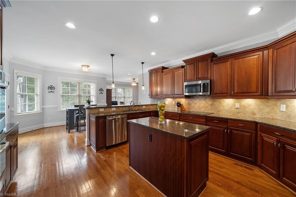 Kernersville, North Carolina 27284, United States, 4 Bedrooms Bedrooms, ,4 BathroomsBathrooms,Residential,Active,174434