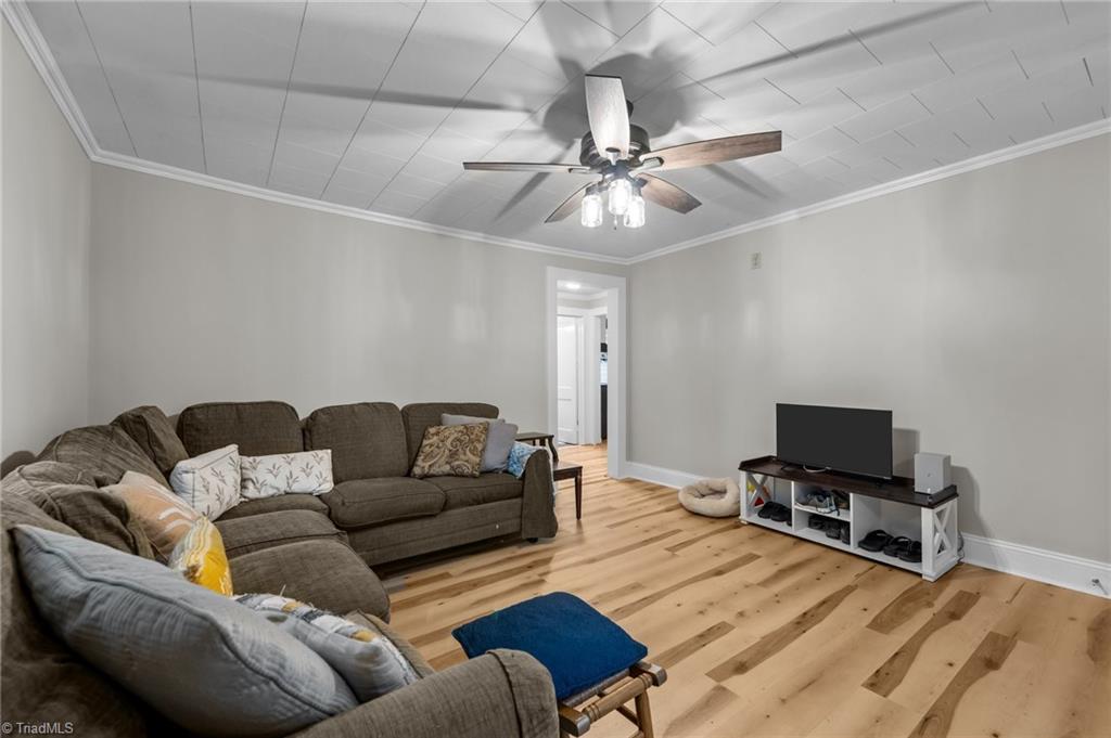 1105 Hawthorne Lane, Burlington, North Carolina image 5