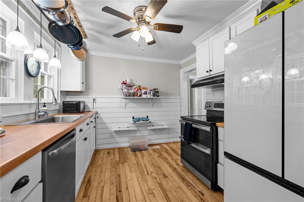 1105 Hawthorne Lane, Burlington, North Carolina image 16