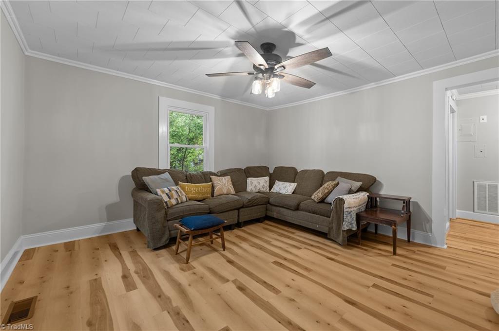 1105 Hawthorne Lane, Burlington, North Carolina image 3